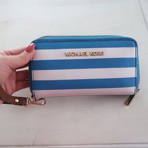 Michael Kors wristlet wallet